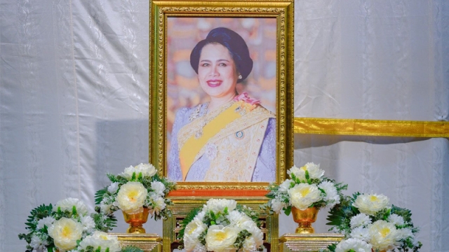 ร่วมถวายความอาลัยและน้อมรำลึกในพระมหากรุณาธิคุณของสมเด็จพระนางเจ้าสิริกิติ์ พระบรมราชินีนาถ พระบรมราชชนนีพันปีหลวง