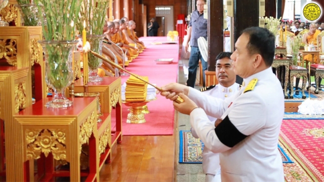 ร่วมพิธีบำเพ็ญพระราชกุศลในวาระครบ 15 วัน (ปัณรสมวาร)